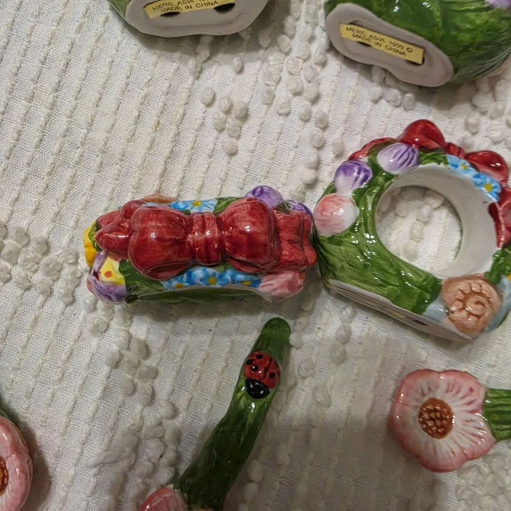Vintage 1999 Mercuries Spring Ceramic Napkin Holder Rings & Spoons Set